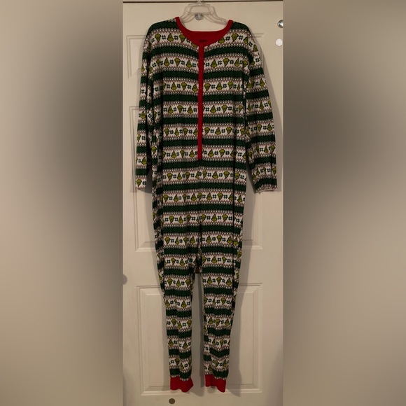 💚♥️💚Dr. Seuss’s The Grinch Christmas Onesie.. a very CUTE mean one💚♥️💚 - Picture 2 of 12